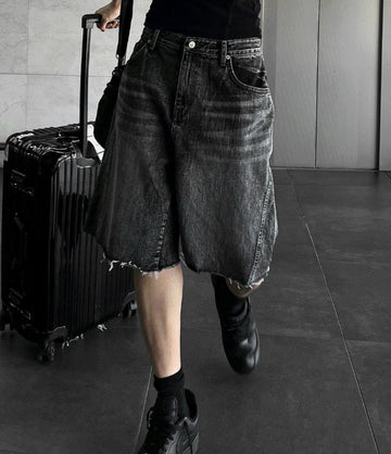 Adjust cut black denim bermuda pants